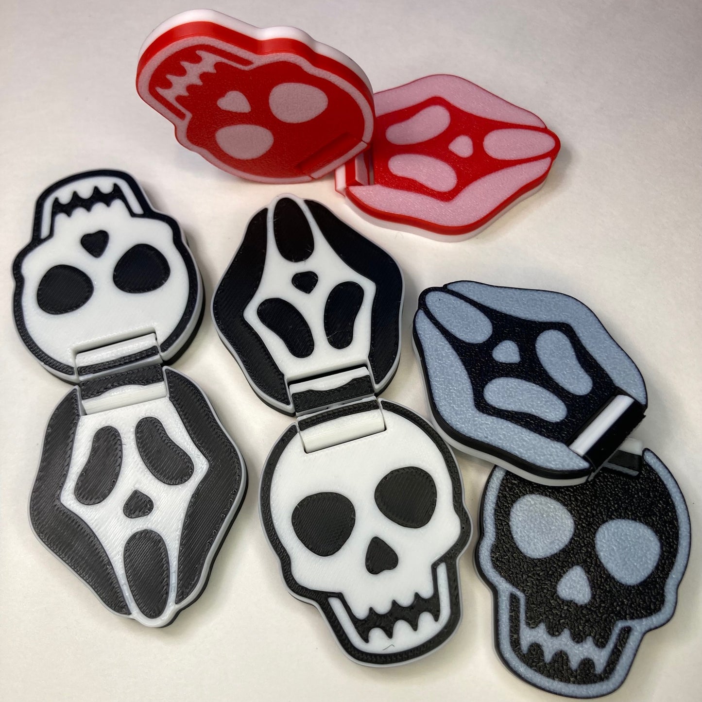 Skull & Scream Flip Slider Hinge Fidget 💀- FP004