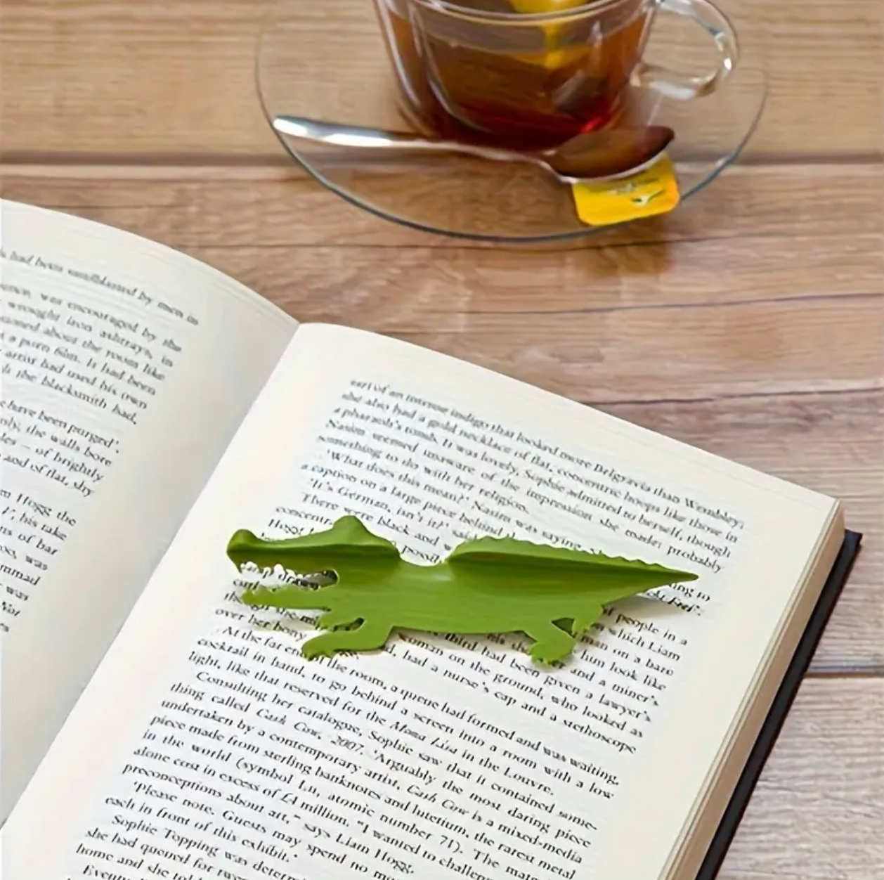 Crocodile Bookmark -  B006.