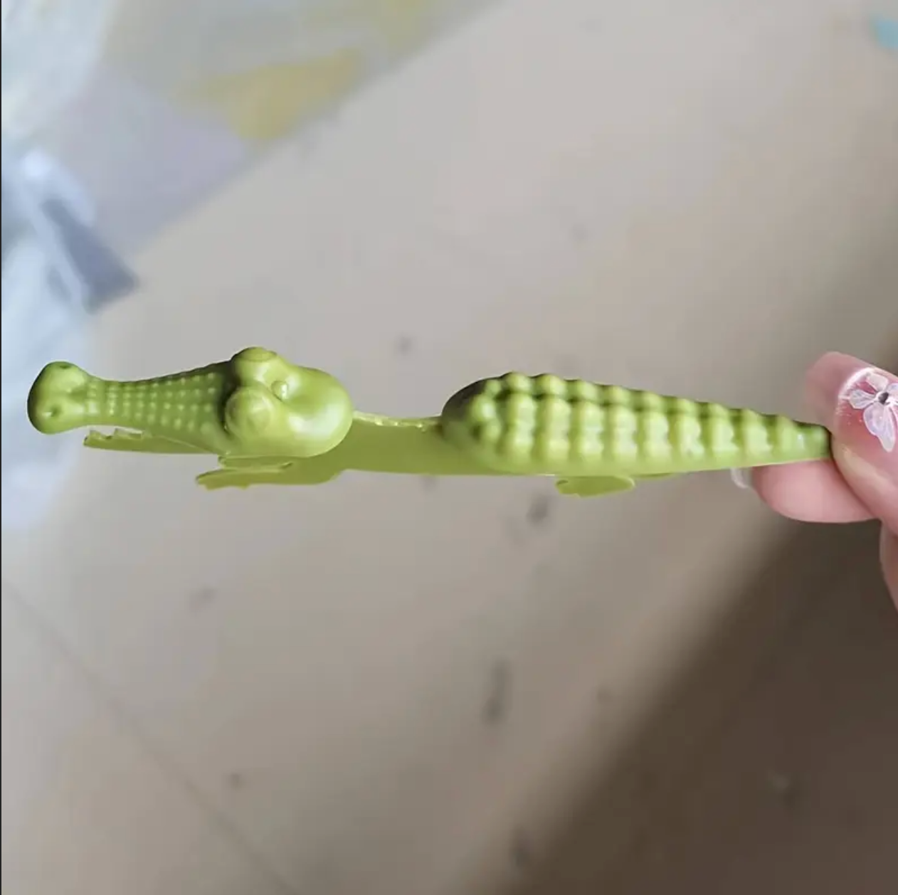 Crocodile Bookmark -  B006.