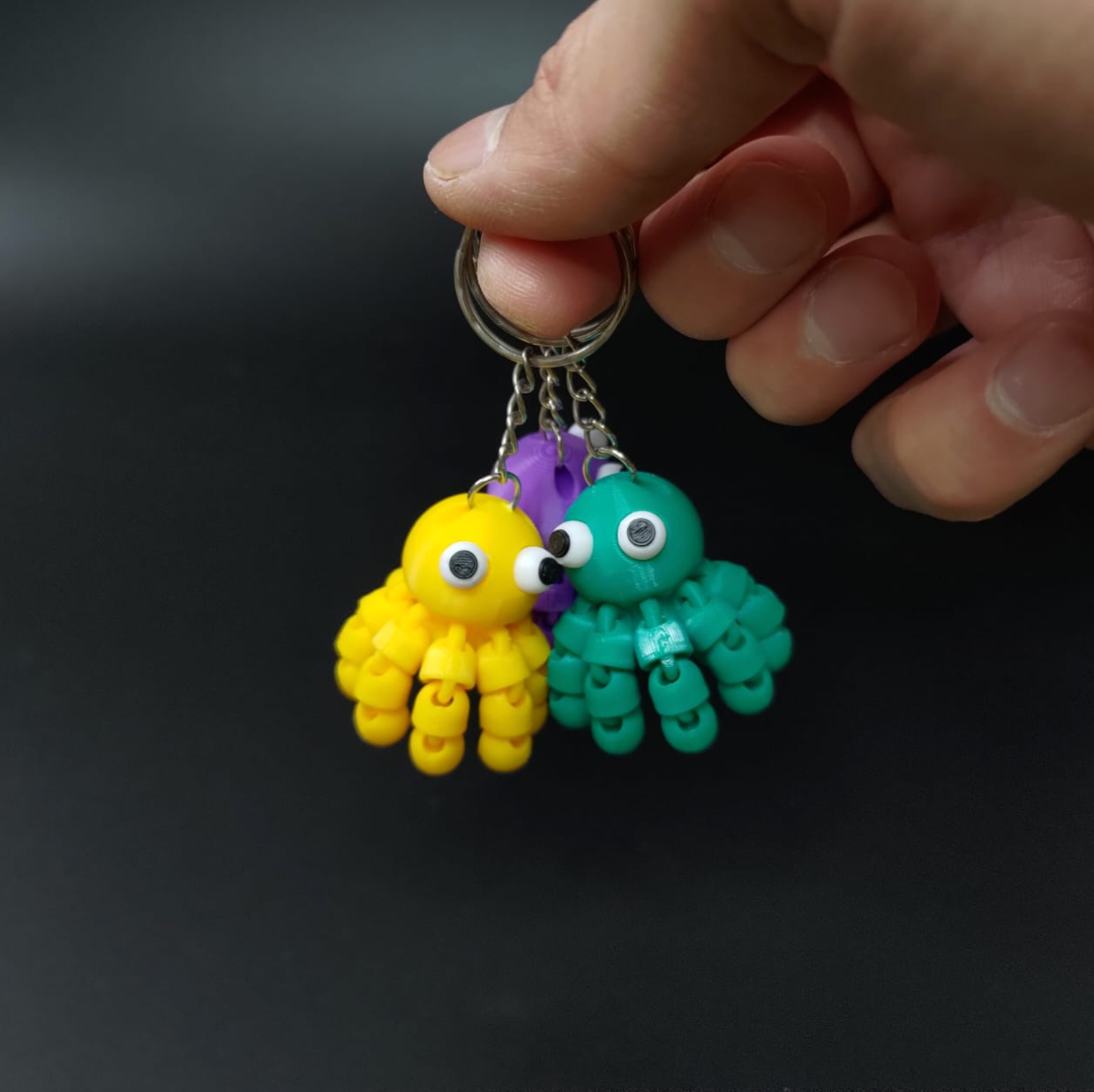 KC05  - Flexi Funny Octopus Keychain.