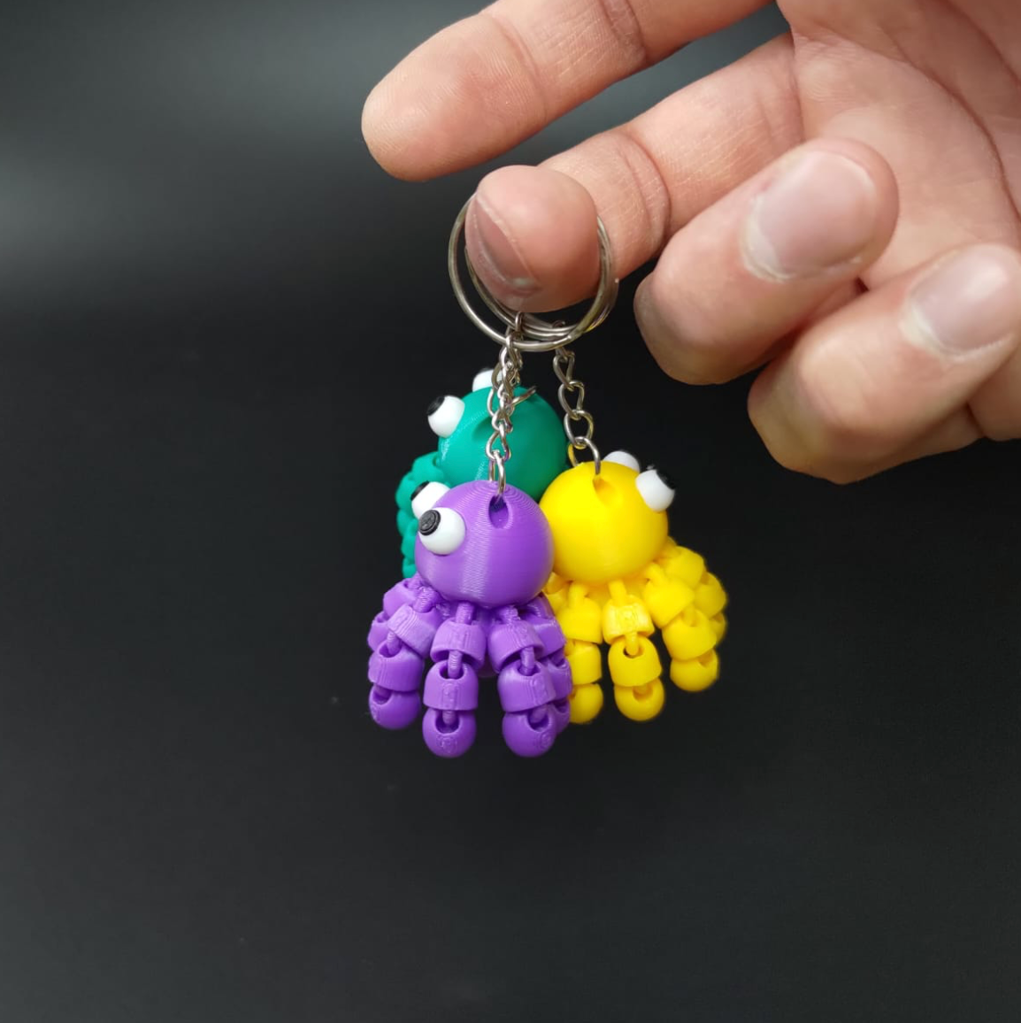 KC05  - Flexi Funny Octopus Keychain.